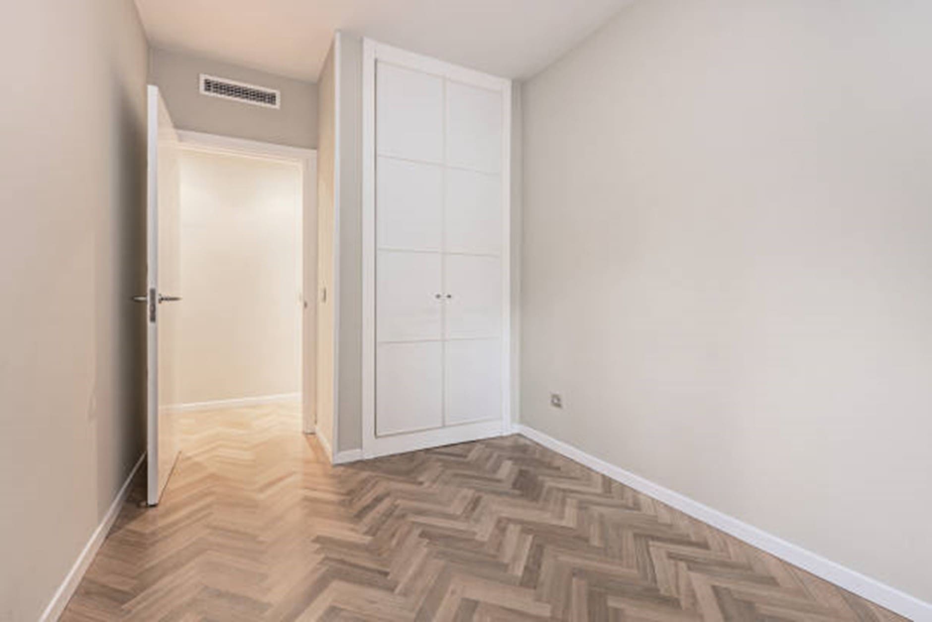 Single Room Decentralised Ducted Systems